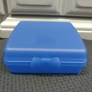 Tupperware Sandwich Container #3752C-1 Blue